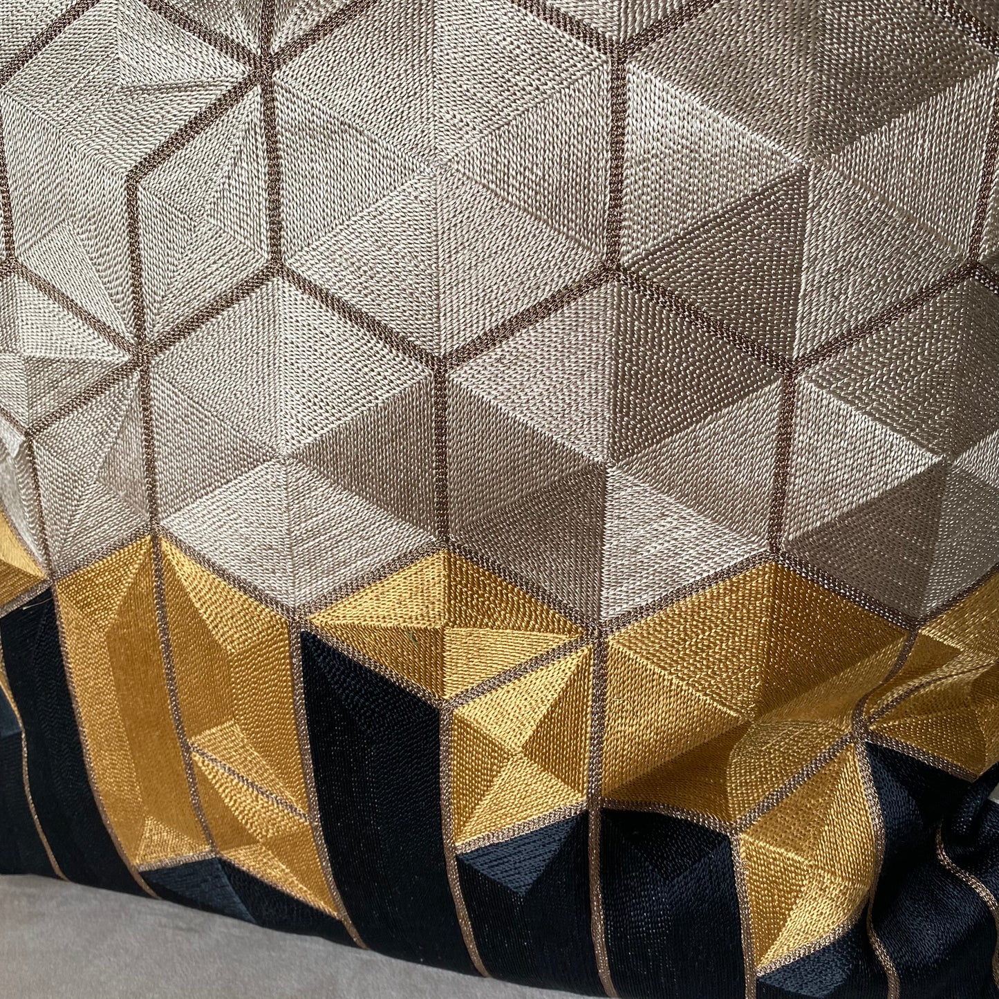 Luxe Sierkussen Design Light Mixed Colour 2